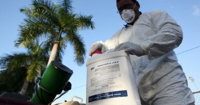 A health worker prepares insecticide before fumigating in a neighborhood in San Juan, January 27, 2016. Puerto Rico is to release a report on Zika cases on the island this week which will show that around 18 cases are confirmed, the U.S. territory's health secretary Ana Rius told reporters on Tuesday. REUTERS/Alvin Baez
