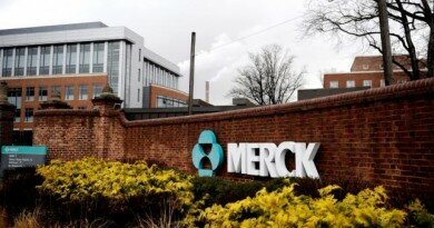 A view of the Merck & Co. campus in Linden, New Jersey March 9, 2009, after Merck & Co Inc said it would acquire Schering-Plough Corp in $41.1 billion deal, widening Merck's pipeline and diversifying its portfolio of medicines. REUTERS/Jeff Zelevansky