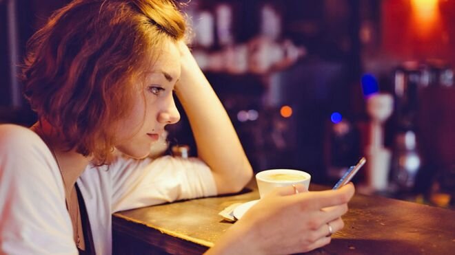 Spending too long on social media can mean a "deterioration of mood"