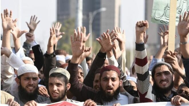 Protests urging authorities to block social media sites spreading blasphemy have been held in Pakistan